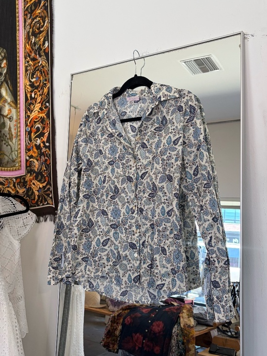 Miki Thumb Tops - Miki Thumb Shirt in Tap Sky